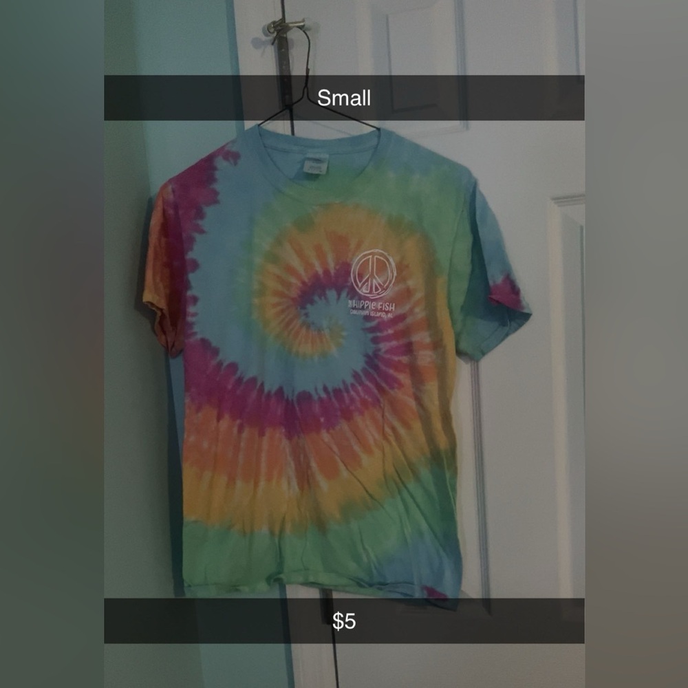 No brand tee
